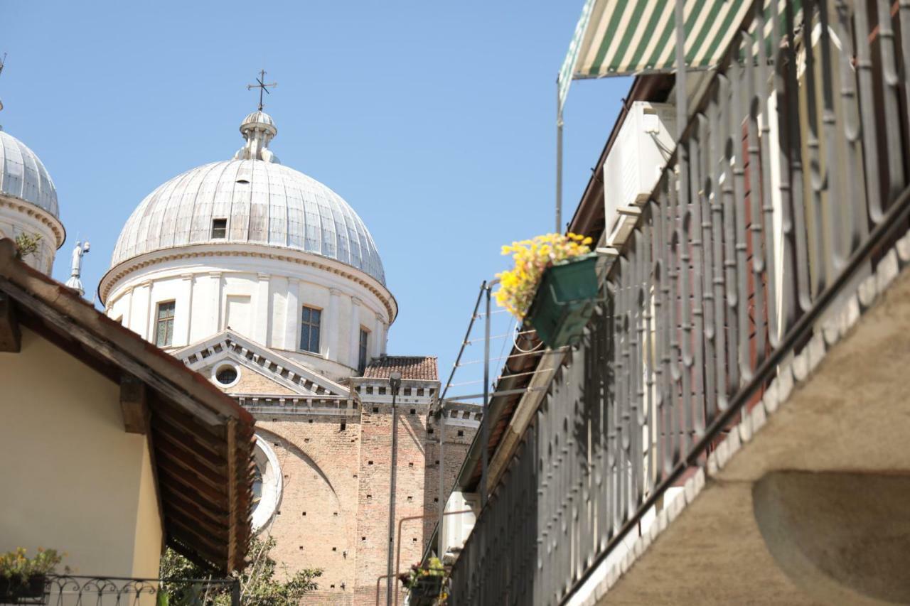 Om Plus Santa Giustina بادوفا المظهر الخارجي الصورة