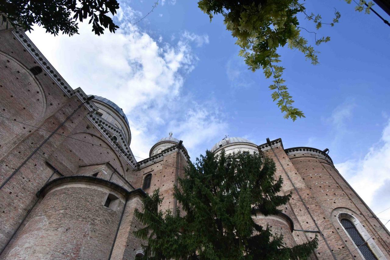 Om Plus Santa Giustina بادوفا المظهر الخارجي الصورة