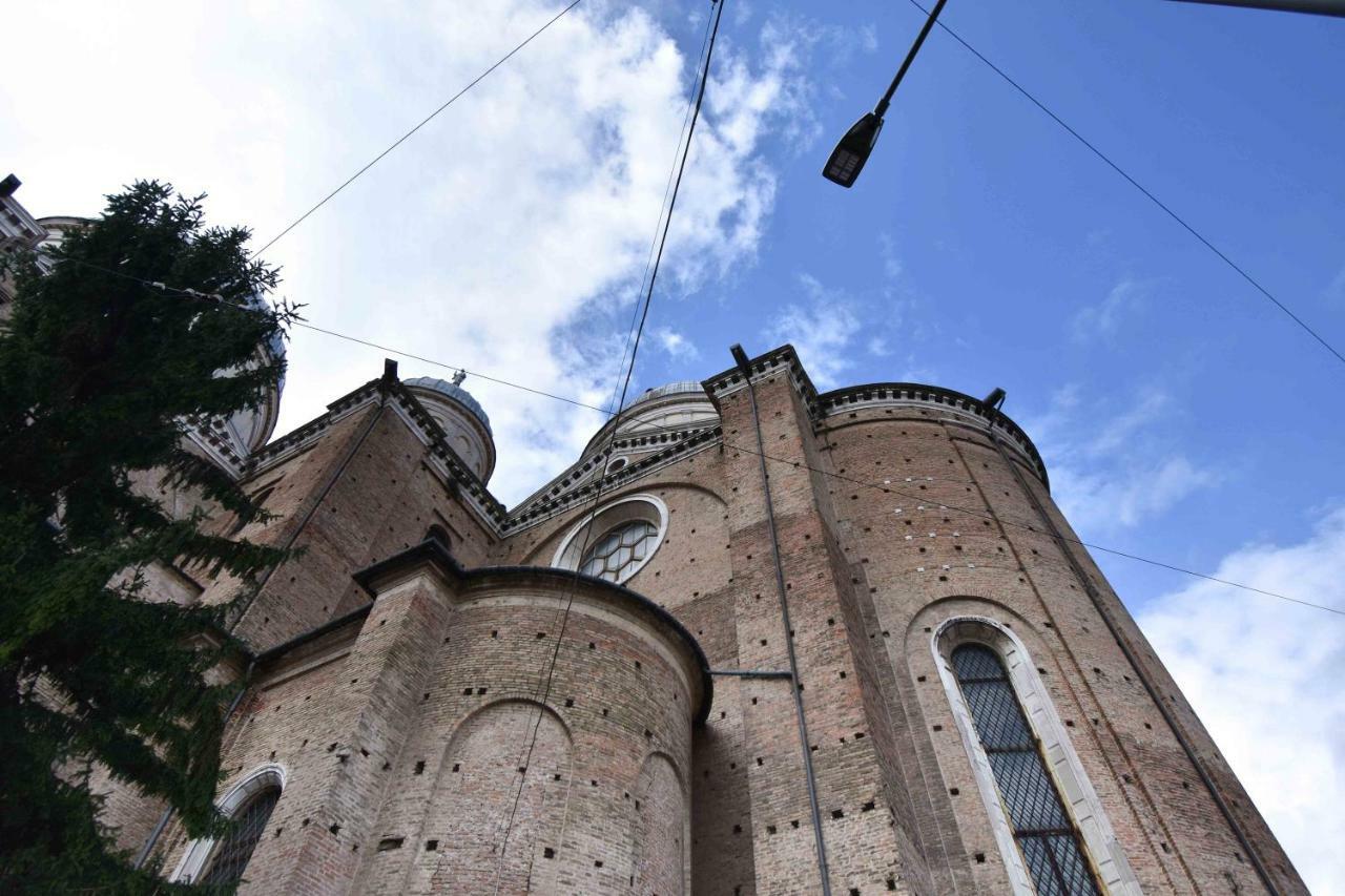 Om Plus Santa Giustina بادوفا المظهر الخارجي الصورة